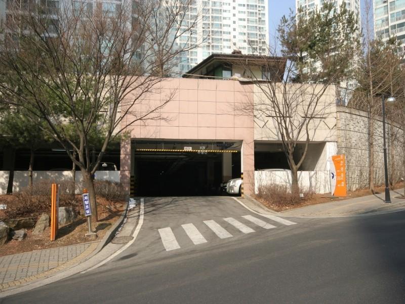 지하주차장입구