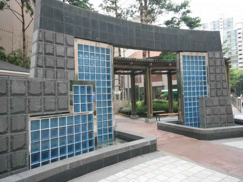 부출입구