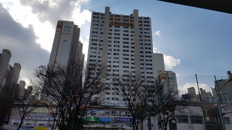 삼가동 진우아파트 단지 전경이에요