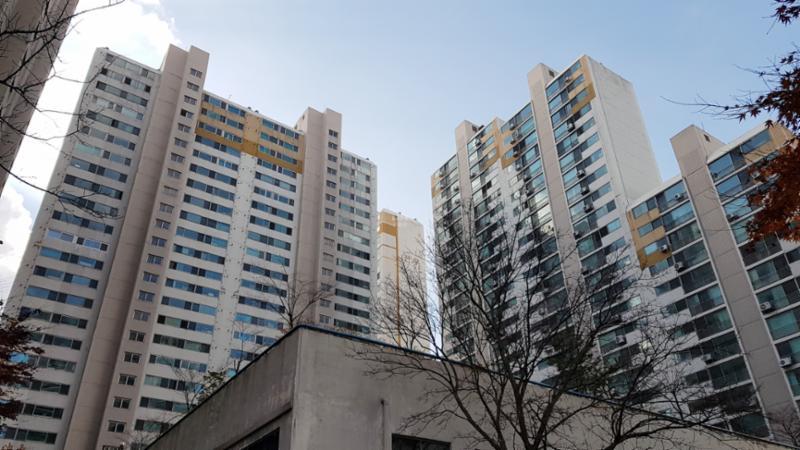 삼가동 진우아파트 단지 전경이에요