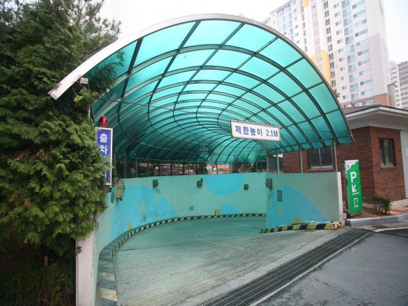 지하주차장입구
