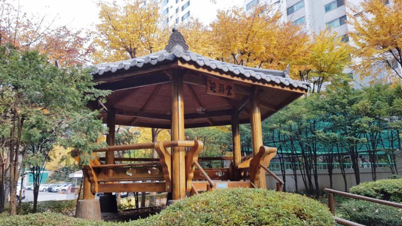 수지성원1,2차 아파트 단지 내 쉼터이고요