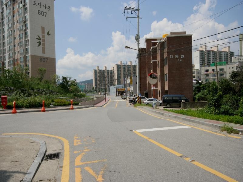 정문앞도로