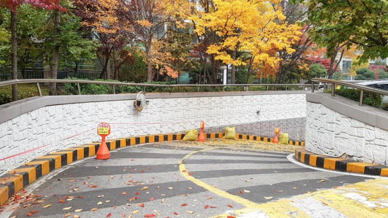 단지 지하주차장이에요