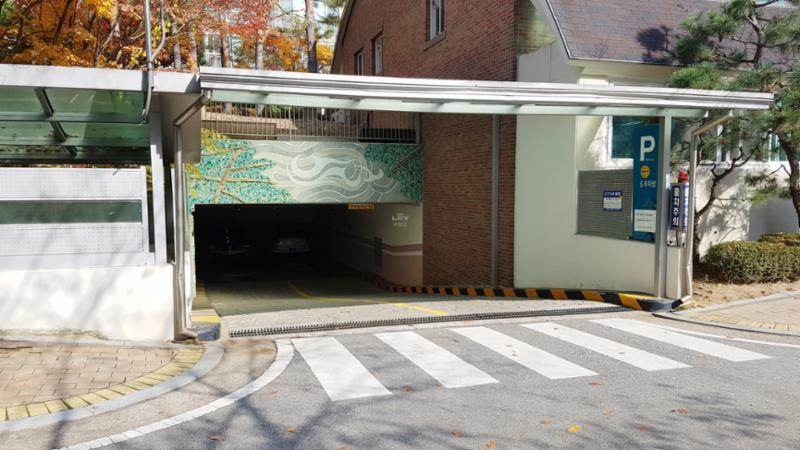 단지 내 주차장이에요