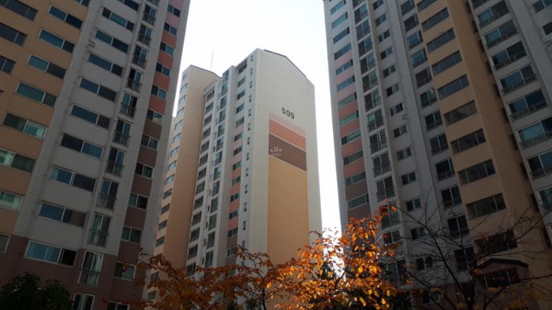 서원마을금호베스트빌5단지 아파트 단지 전경 모습이에요