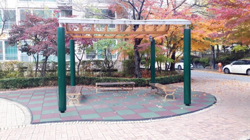 단지 내에서 즐겁고 여유로운 시간을 보낼 수 있는 쉼터 공간이에요