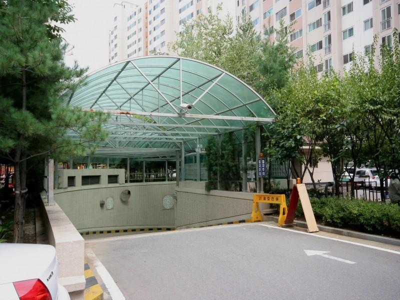 지하주차장입구