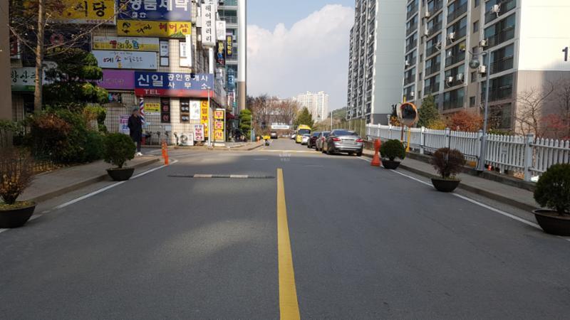 단지 내부를 이어주는 도로이에요