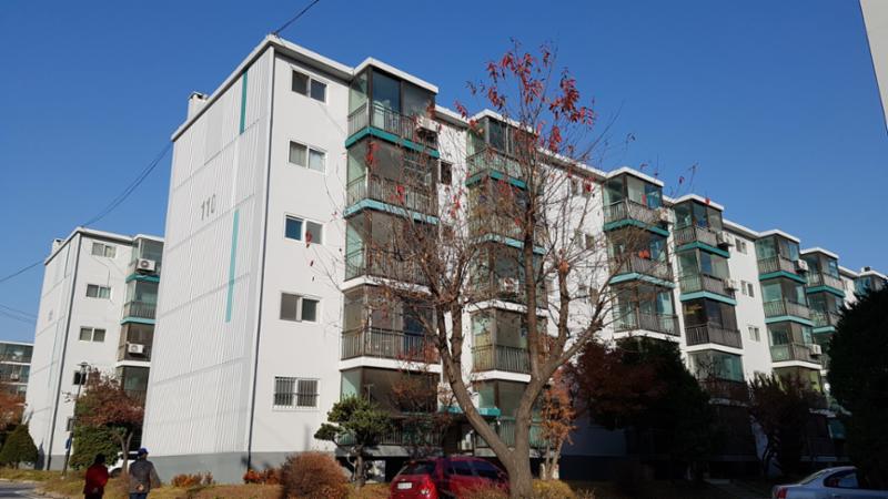 한성1차 아파트의 깔끔하고 세련된 전경 사진이에요