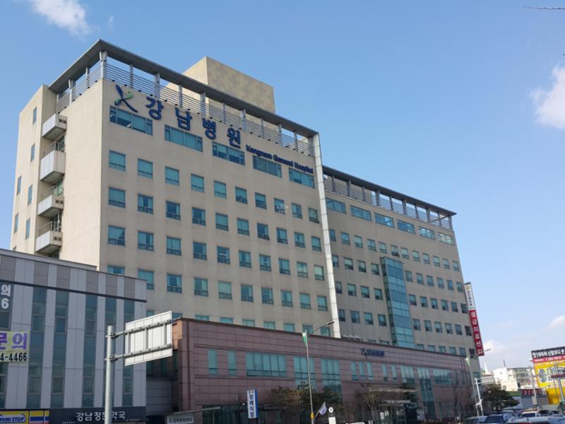 단지 앞에 강남병원이 조성되어 있어 언제든 빠르게 이용할 수 있기 때문에 걱정없이 자녀를 키우기에 아주 좋은 여건을 갖췄습니다