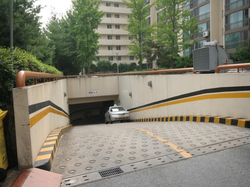 지하주차장입구