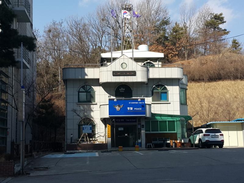 단지 인근에 위치한 용인구갈지구대입니다