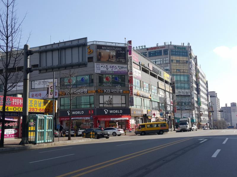 단지와 가까이에 위치한 구갈로 상가단지입니다