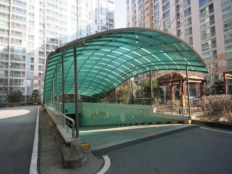 지하주차장입구