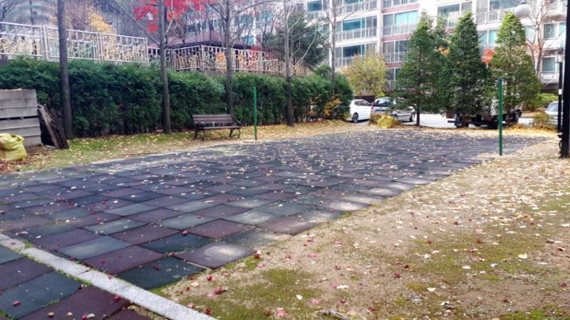 단지 내 운동 공간이에요