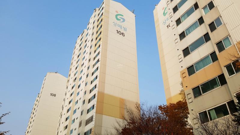 연원마을성원 아파트의 깔끔한 전경 사진이에요