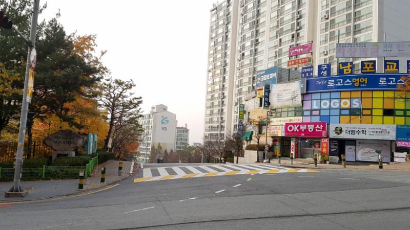 연원마을성원 아파트 정문이에요