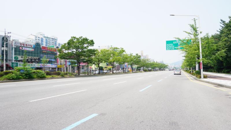 단지와 인접해 있는 경수대로(1번국도)입니다