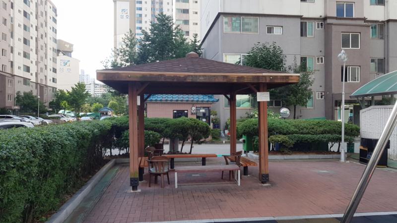 단지 내에서 즐겁고 여유로운 시간을 보낼 수 있는 쉼터예요