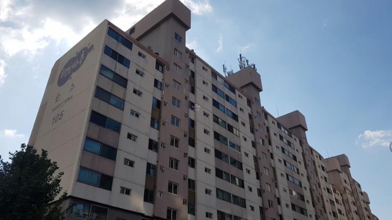 총 6개동, 609세대로 이루어진 한주1차는 1994년에 입주한 단지로, 다소 세월이 흘러 낡은 듯한 느낌은 있지만 깨끗하게 관리되고 있어요