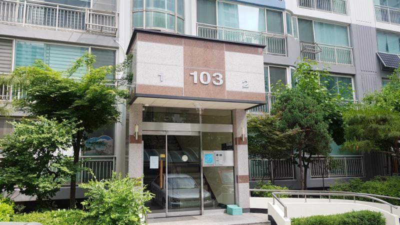 103동 공동현관이에요