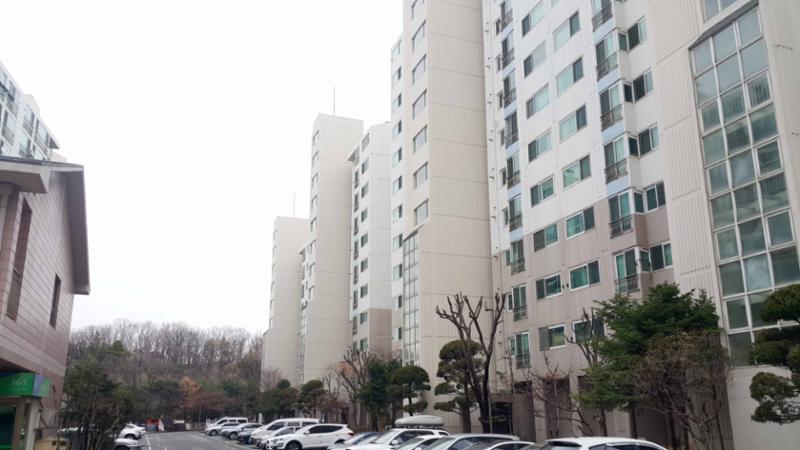 2001년 11월 준공 되었고 단지 규모는 총 1028세대로 대단지예요