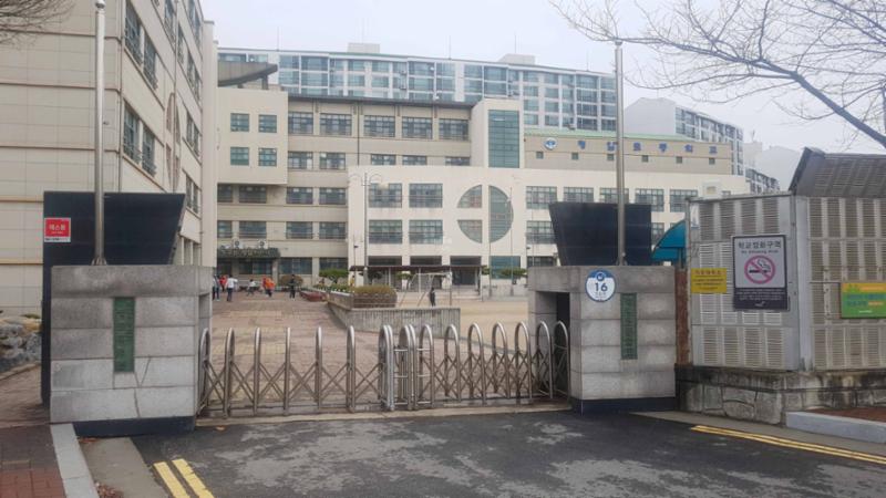 단지 주변으로 배정학교인 청암초등학교가 있습니다