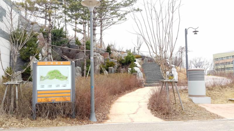 단지 인근에 위치한 산내공원입니다