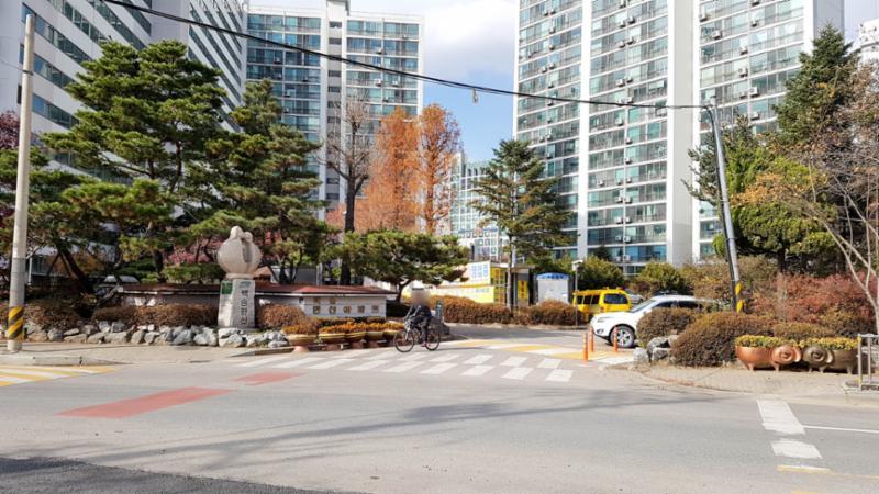 백송한신 입구 모습이에요