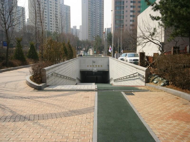수내지하보도