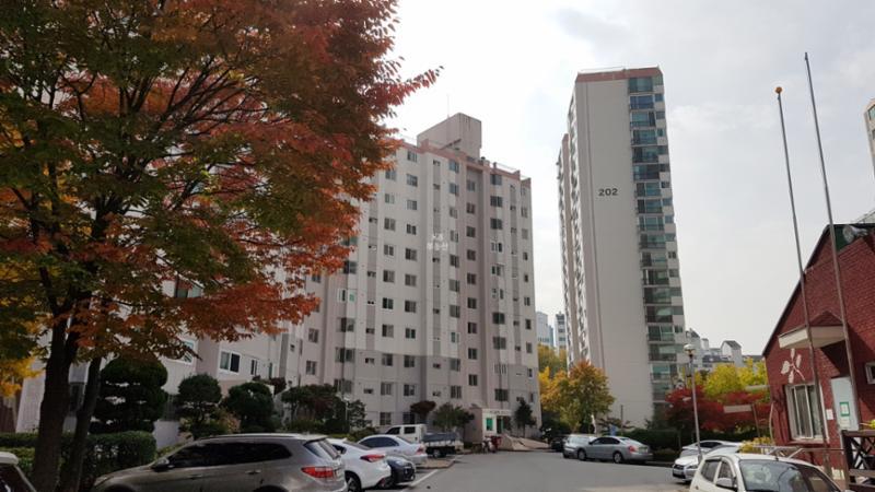 단지 주변으로 다양한 초, 중, 고 학군이 인접해 있어 도보권으로 통학이 가능한 단지에요