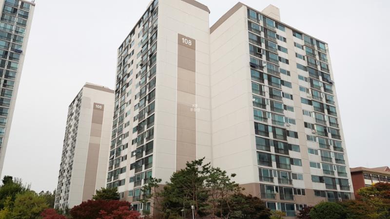 총 796세대, 9개 동으로 이루어진 샛별라이프는 거의 모든 가구가 남동향으로 배치되어 있어 채광과 통풍이 우수해요