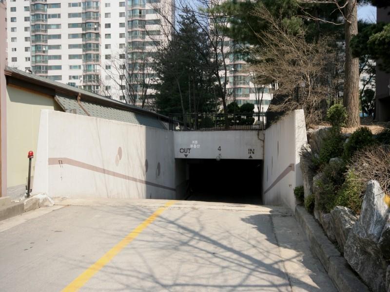 지하주차장입구
