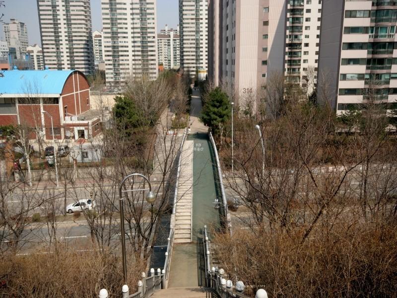 중앙공원연결통로