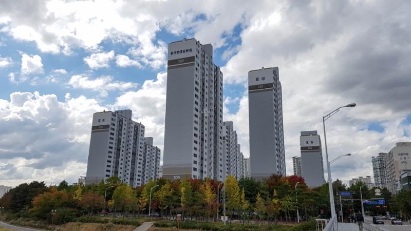 고급스러운 디자인과 차별화된 분위기로 단지의 품격을 한층 더 높이는 단지 전경 모습이에요