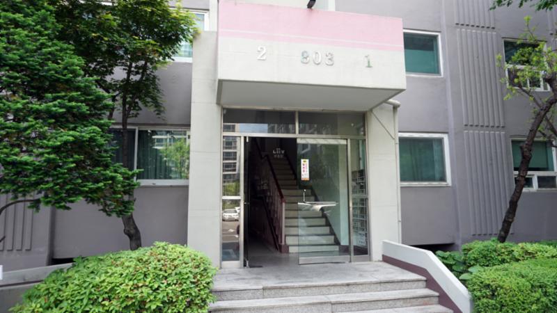 장미8단지 현대아파트 공동현관이에요