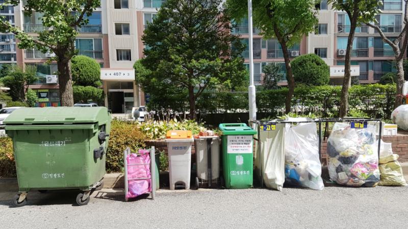 쓰레기를 분리하는 곳이에요