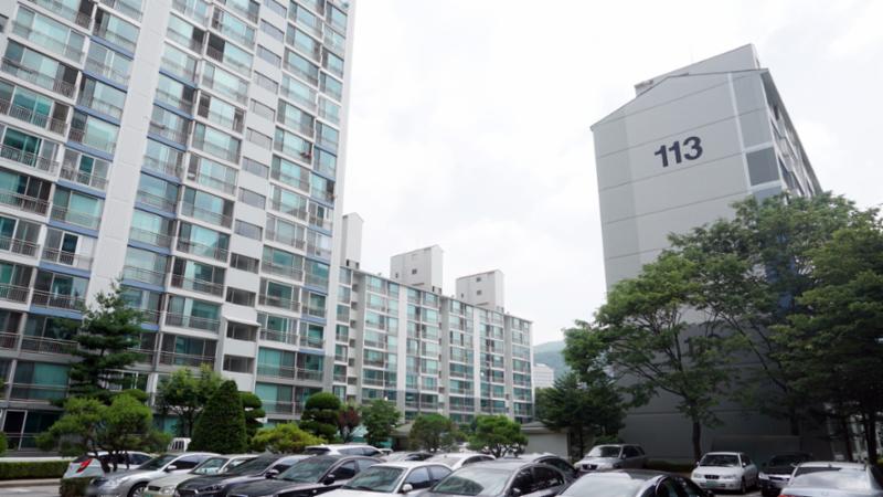 총 16동 976 가구로 이루어져 있어요