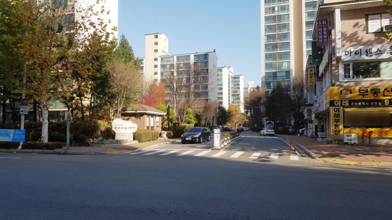 문촌1단지우성 단지 정문이에요