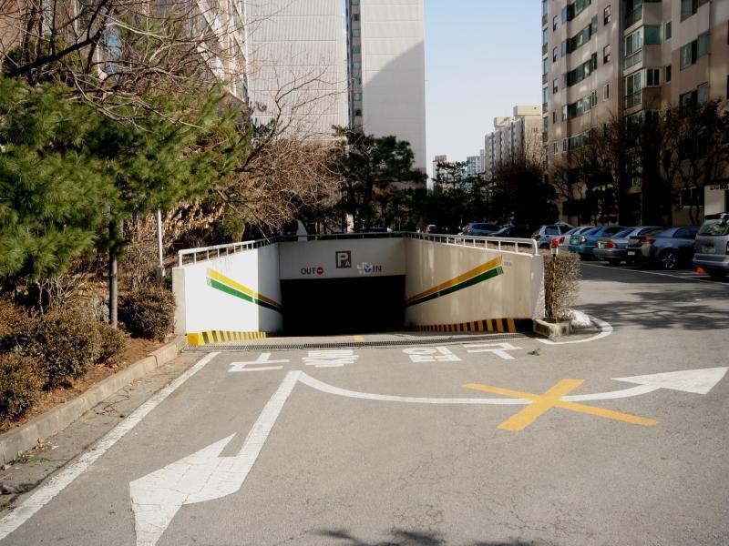 지하주차장입구