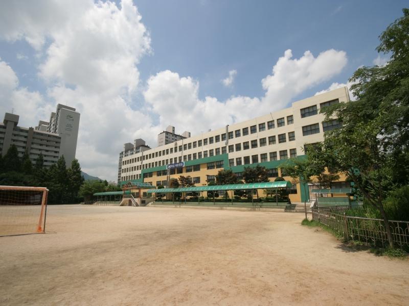 신기초교