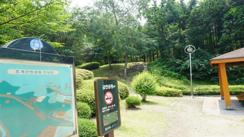 단지 주변으로 근린공원이 위치해 있습니다