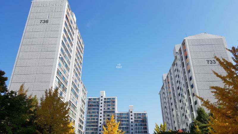단지 주변으로 중앙공원이 인접해 있어 가족들과 산책 및 휴식을 취할 수 있어요