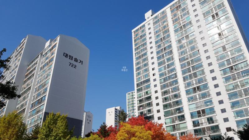단지 주변으로 다양한 학군과 생활 인프라가 인접해 있어 편리한 주거환경을 누릴 수 있어요