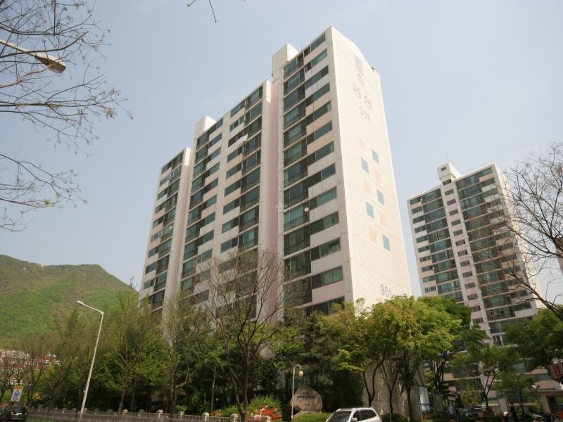 951동