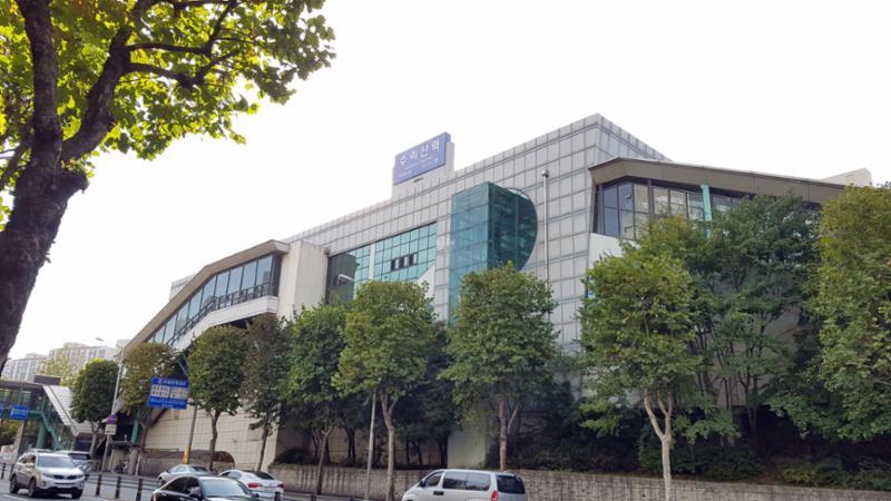 단지 인근에 위치한 지하철역 입니다