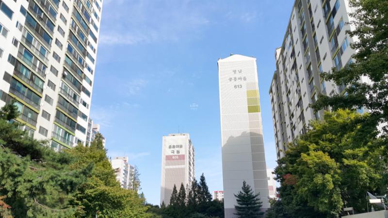 내부에서 바라본 616동, 613동 전경입니다