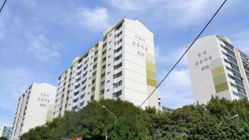 외부에서 바라본 단지 전경입니다
