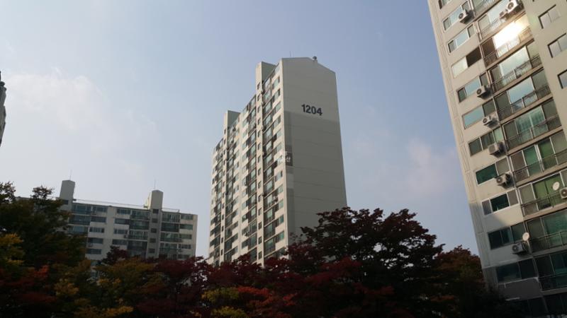 총 580세대, 8개 동으로 이루어진 무지개동신이에요